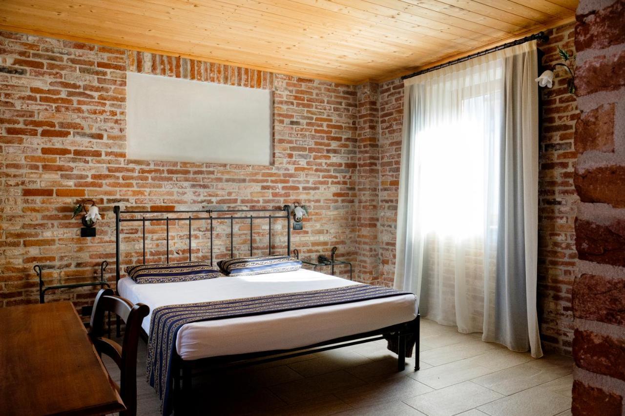 Hotel Le Botti Guarene Kültér fotó