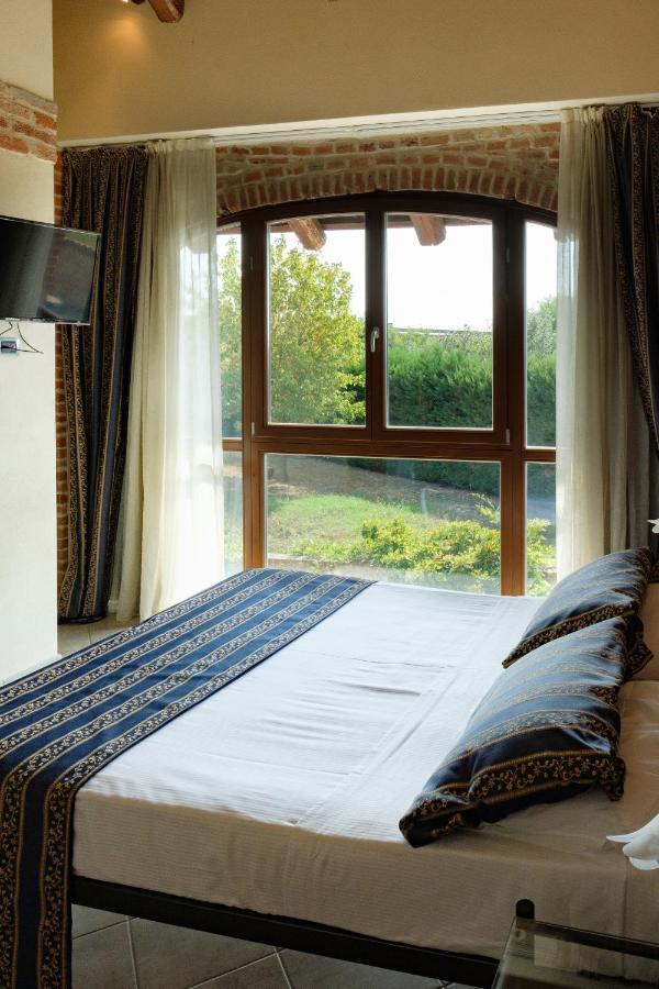 Hotel Le Botti Guarene Kültér fotó