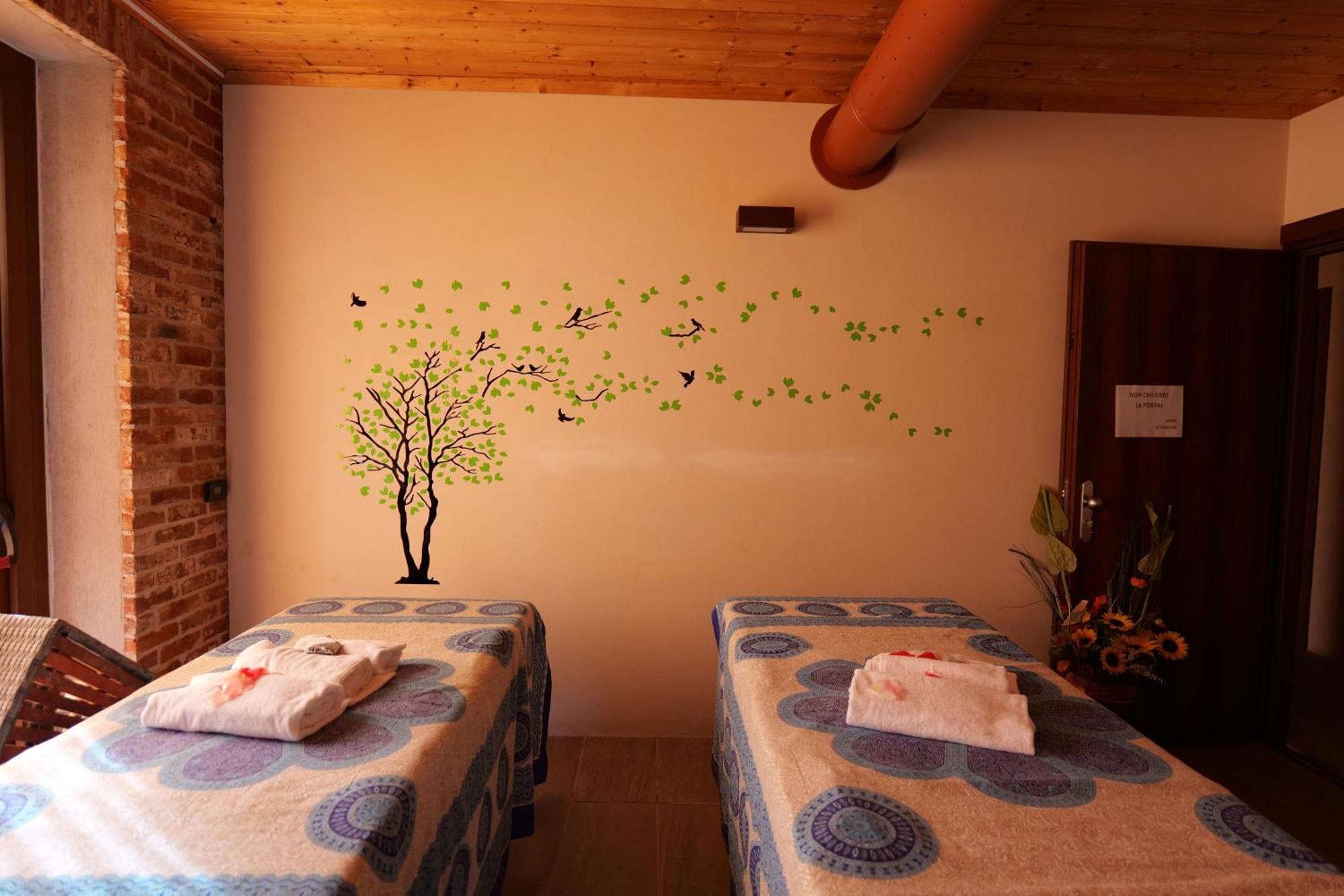 Hotel Le Botti Guarene Kültér fotó