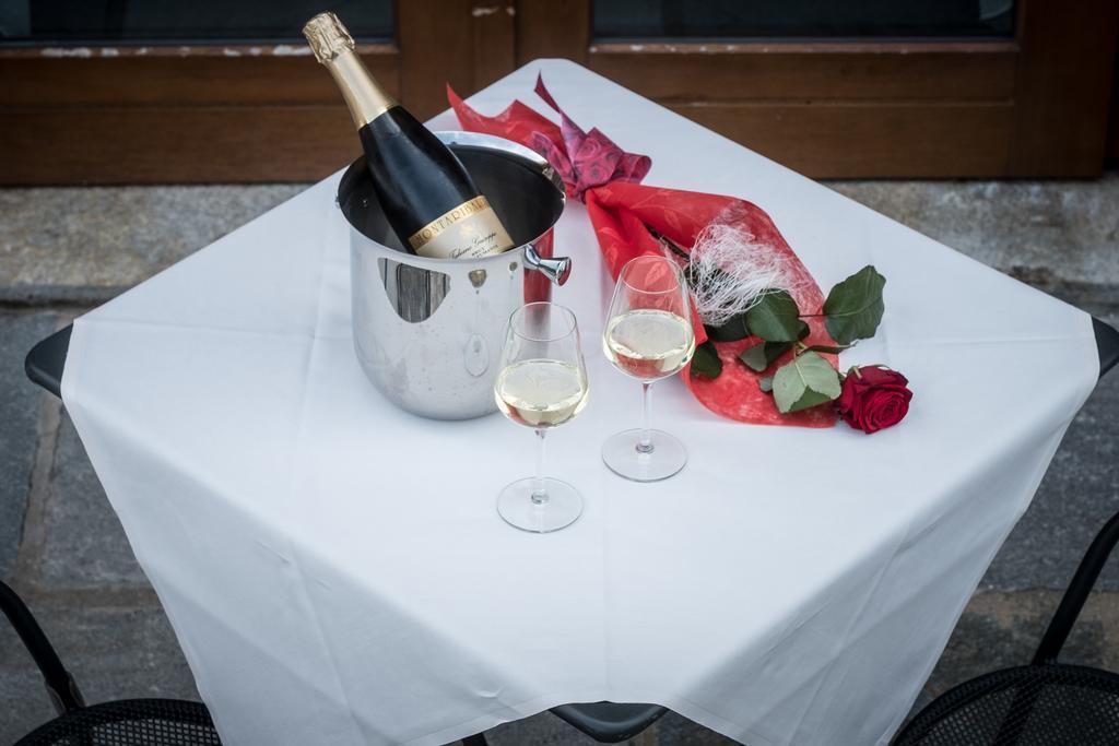 Hotel Le Botti Guarene Kültér fotó