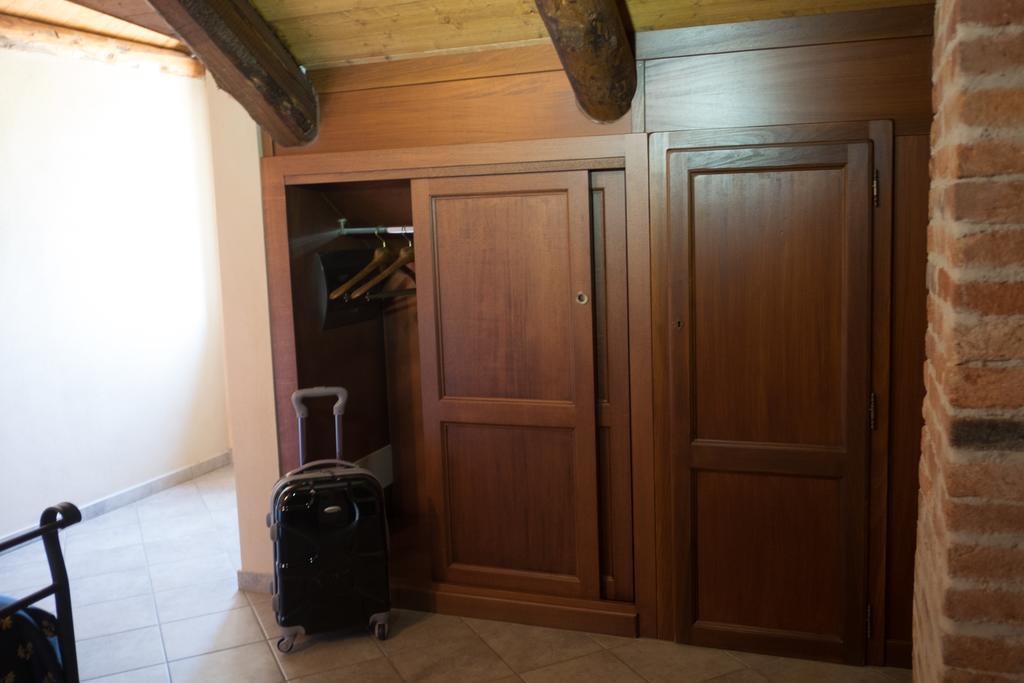 Hotel Le Botti Guarene Kültér fotó