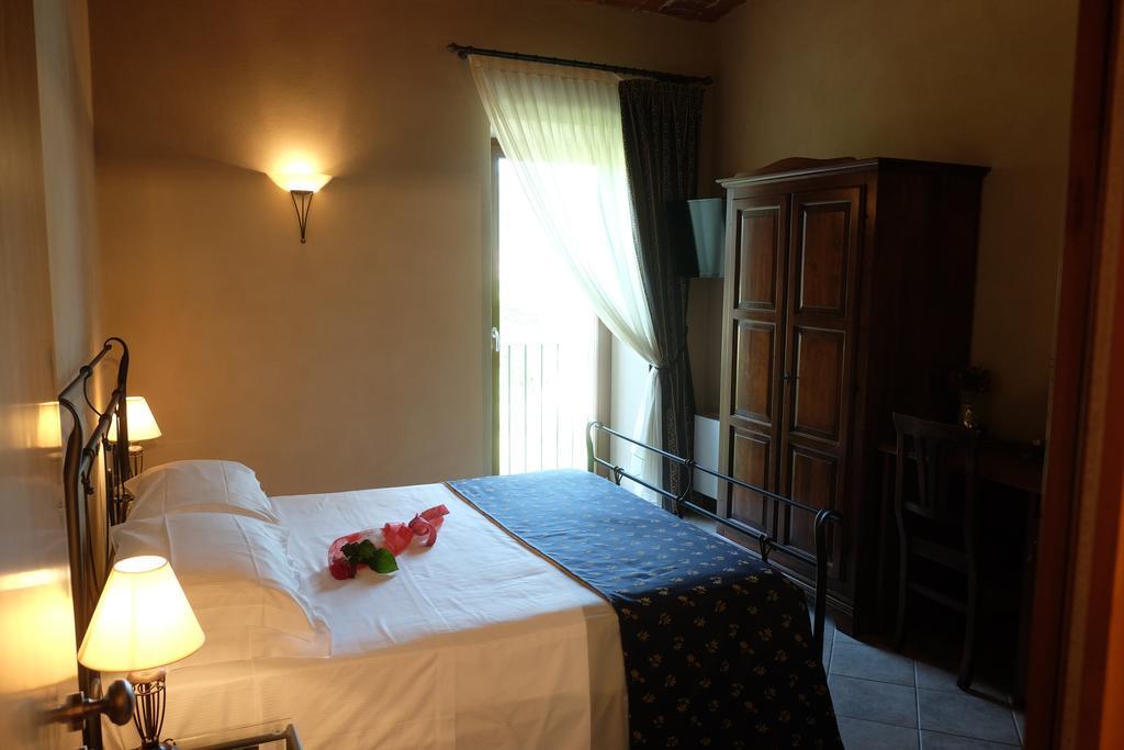 Hotel Le Botti Guarene Kültér fotó